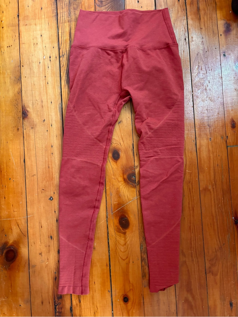 Alphalete High-Waist Ribbed Leggings in Brick Red